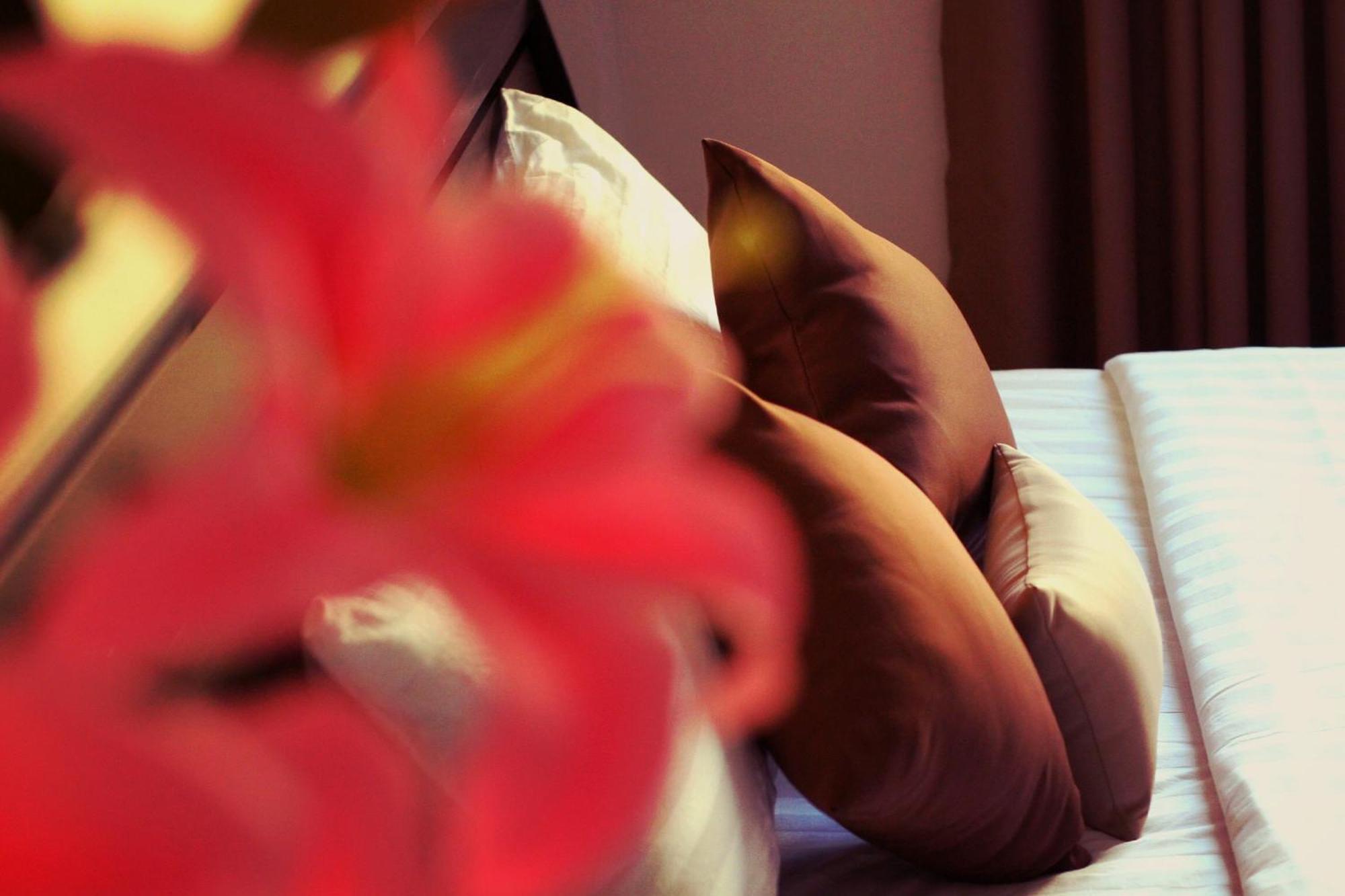 Tropical Sands Nai Harn Ngoại thất bức ảnh